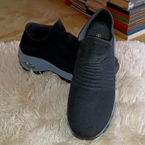 Slow Man - Women's Walking Shoes - Mesh Sock Sneakers - Size 9 Wide